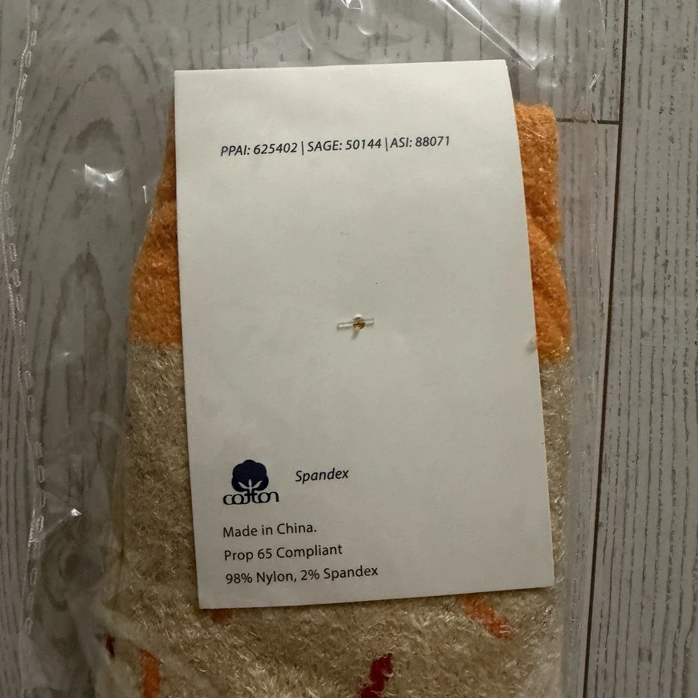 Dunkin Fuzzy Socks One Size Beige Orange Sprinkles‎ Cozy Lounge Slipper Sock